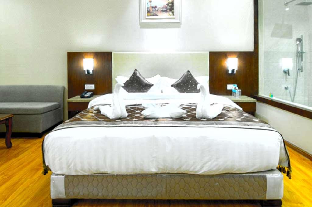 Clarion Inn Jaipur Kukas Chambre photo