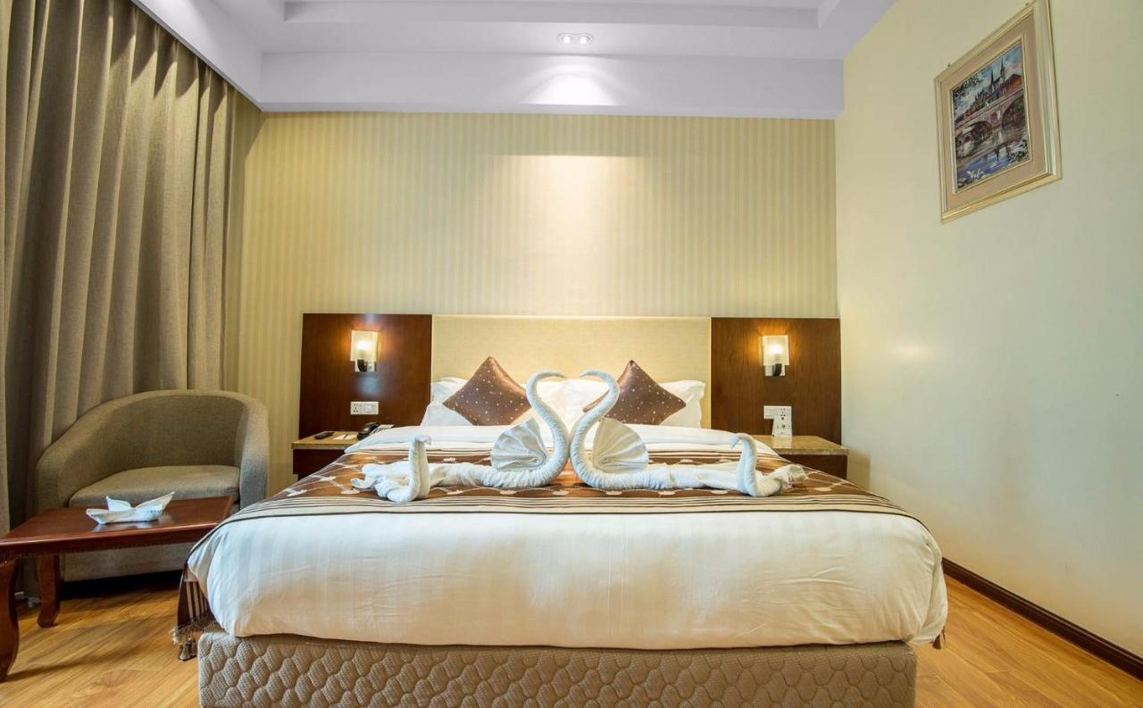Clarion Inn Jaipur Kukas Extérieur photo