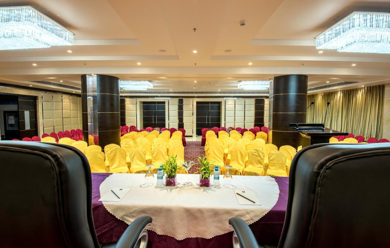 Clarion Inn Jaipur Kukas Extérieur photo